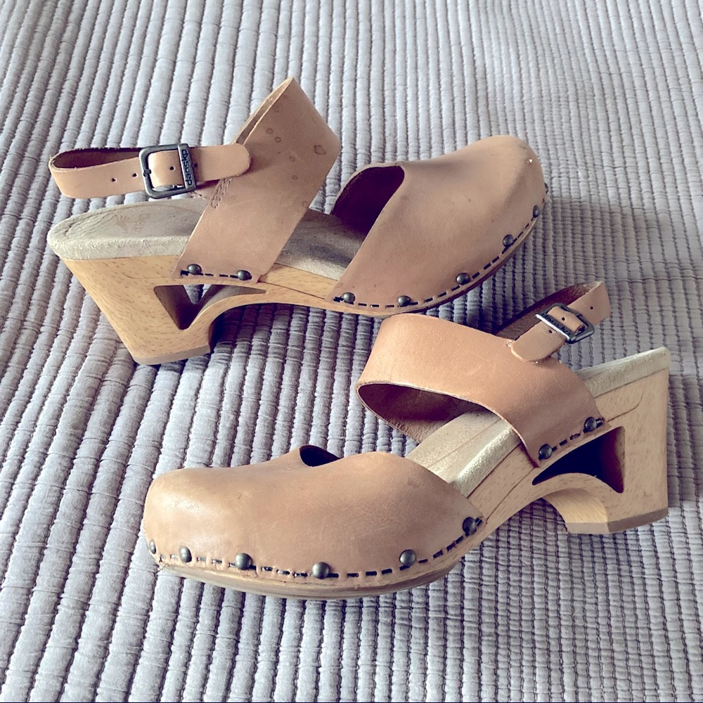 Dansko Thea Tan Leather Clog Cutout Heel Size 39